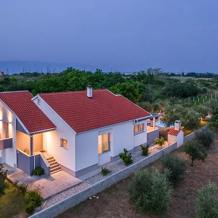 Villa House Ana *